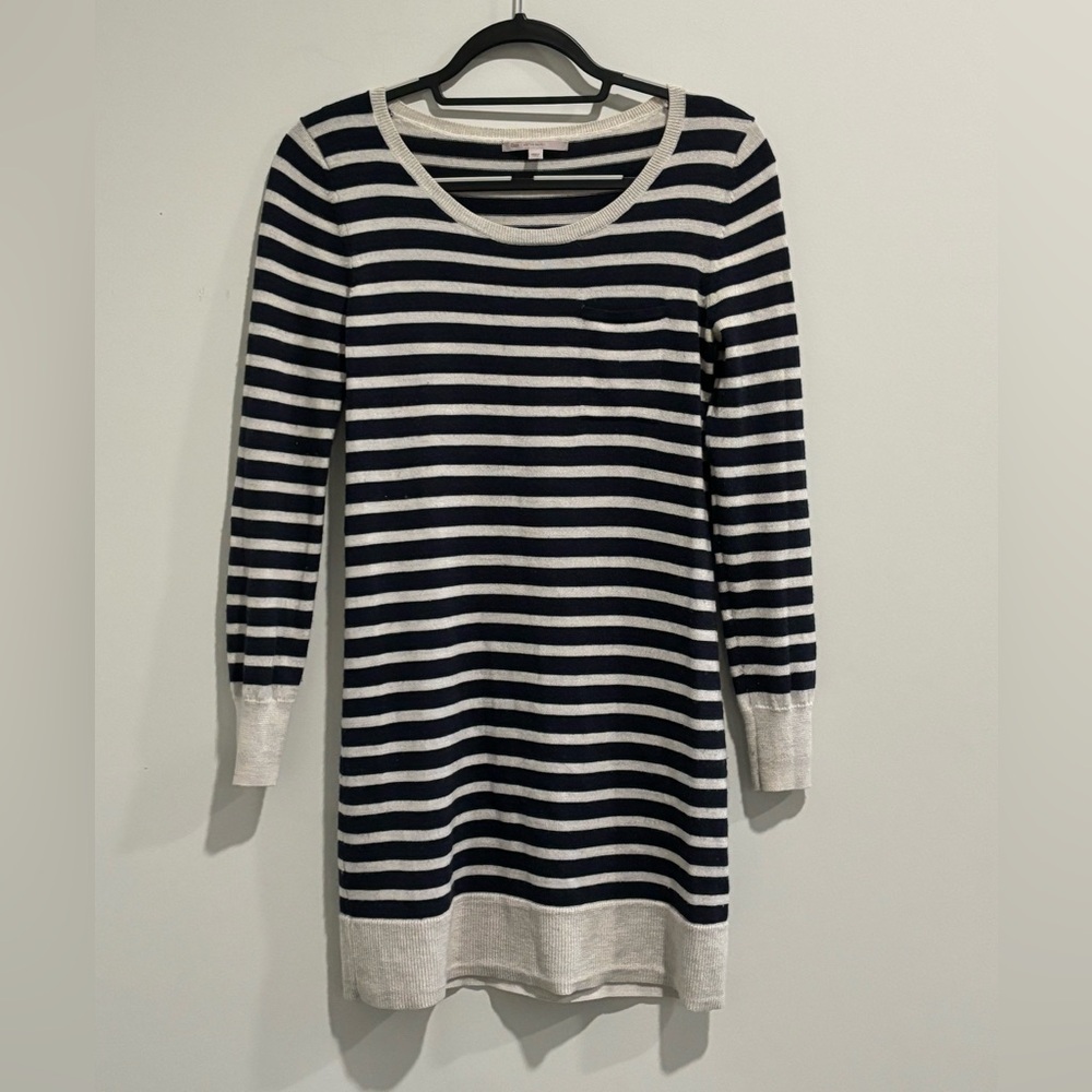 GAP long sleeve Navy/l.gray striped dress.